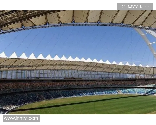 足球场的多种表达方式及其在不同语境中的应用解析